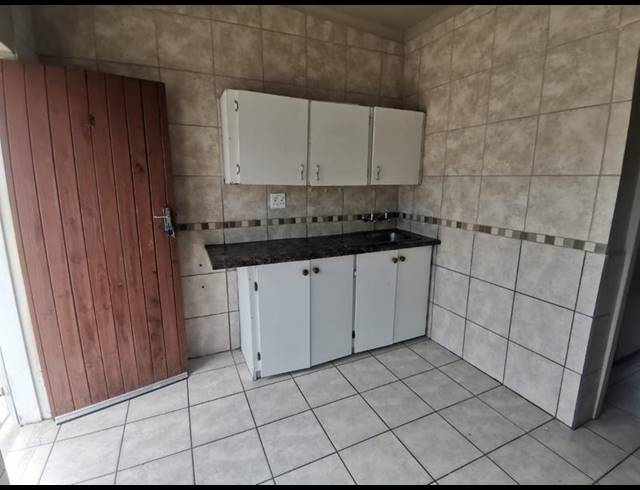 1 BEDROOM PROPERTY TO RENT IN DIE BULT